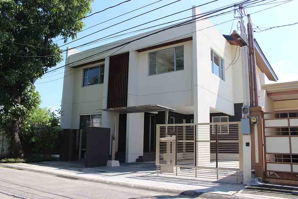 2-story House and Lot for Sale in Batasan Hills, Quezon City